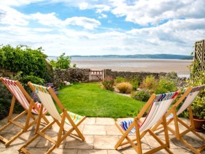 4 Bedroom Beachfront Holiday Cottage in Silverdale, Lancashire, England
